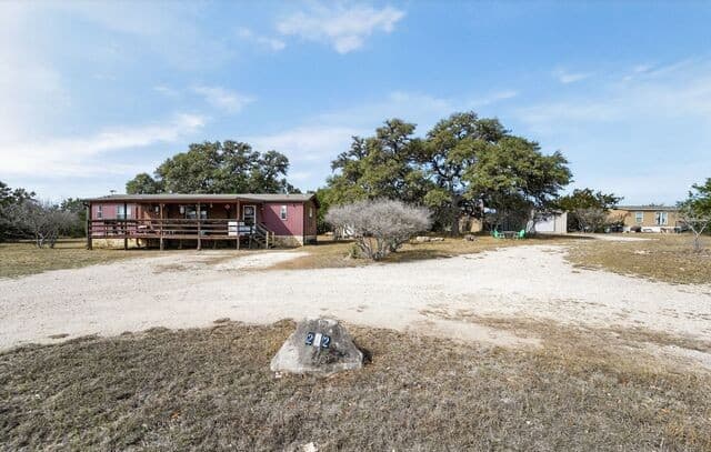 2-bedroom rental at 292 Private Road 1516 in Bandera, TX — photo 4