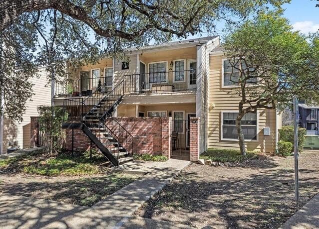 1-bedroom rental at 11610 Vance Jackson Unit 119 in San Antonio, TX — photo 1