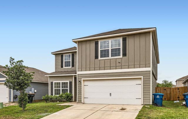 5-bedroom rental at 11846 Latour Vly in San Antonio, TX — photo 2