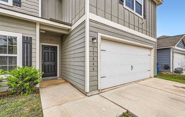 5-bedroom rental at 11846 Latour Vly in San Antonio, TX — photo 4