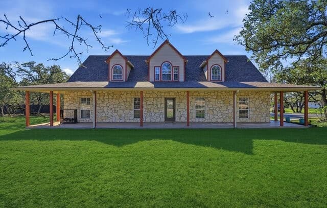 3-bedroom rental at 2051 Phantom Rider in Spring Branch, TX — photo 3