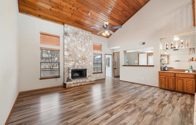 4-bedroom rental at 3615 Shallow Brook in San Antonio, TX — photo 5