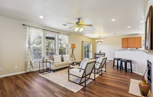 Home for sale at 530 Mesa Loop in San Antonio, TX — photo 4