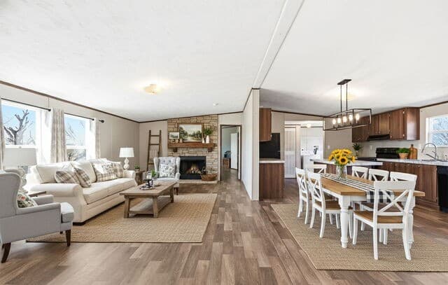 3-bedroom rental at 393 W County Road 5719 in Devine, TX — photo 1