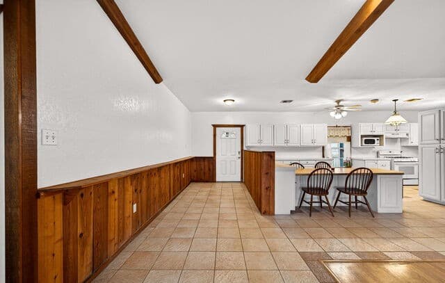 Home for sale at 421 Coughran in Pleasanton, TX — photo 5