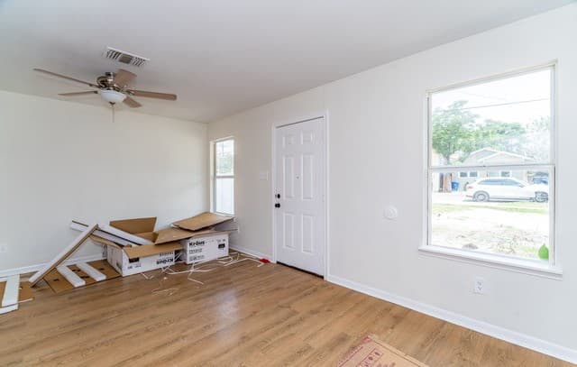 3-bedroom rental at 610 Virginia Blvd Unit 2 in San Antonio, TX — photo 4