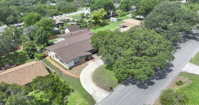 Home for sale at 222 Highview in San Antonio, TX — photo 3