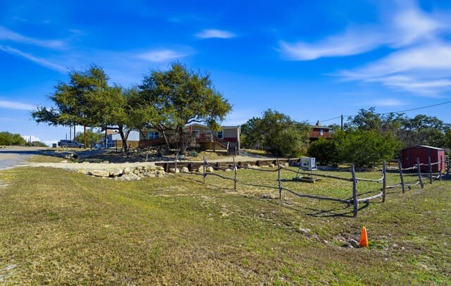 3-bedroom rental at 733 Private Road 1507 in Bandera, TX — photo 5