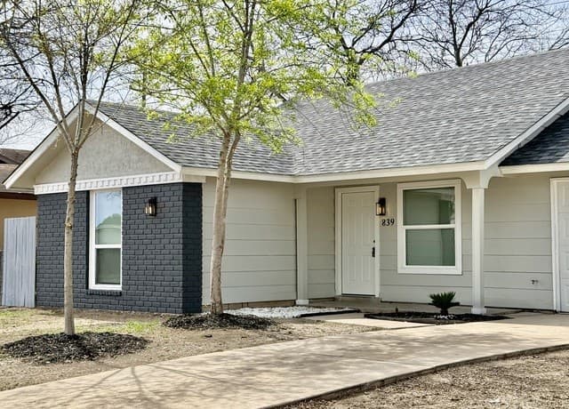 3-bedroom rental at 839 Pleasure Park in San Antonio, TX — photo 2