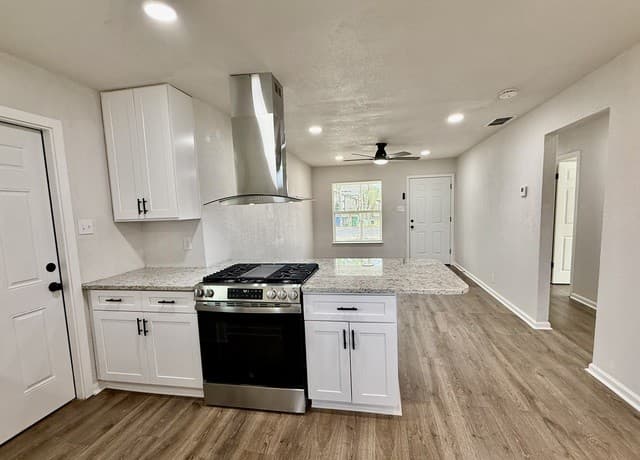 3-bedroom rental at 839 Pleasure Park in San Antonio, TX — photo 4