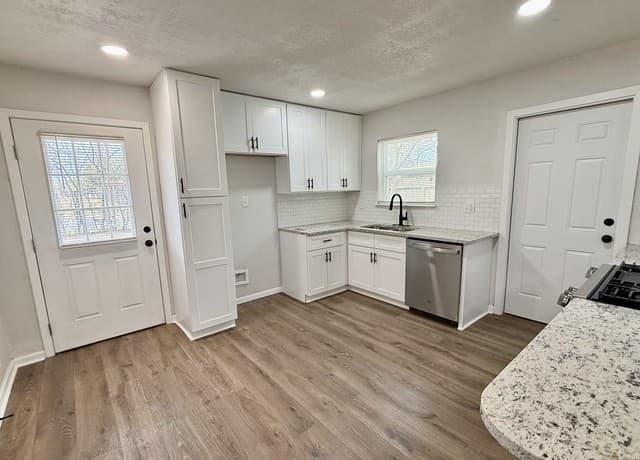 3-bedroom rental at 839 Pleasure Park in San Antonio, TX — photo 5