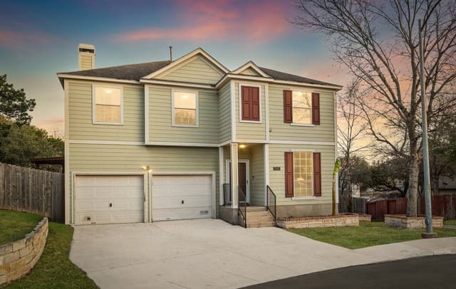 5-bedroom rental at 8502 Sarasota Woods in San Antonio, TX — photo 1