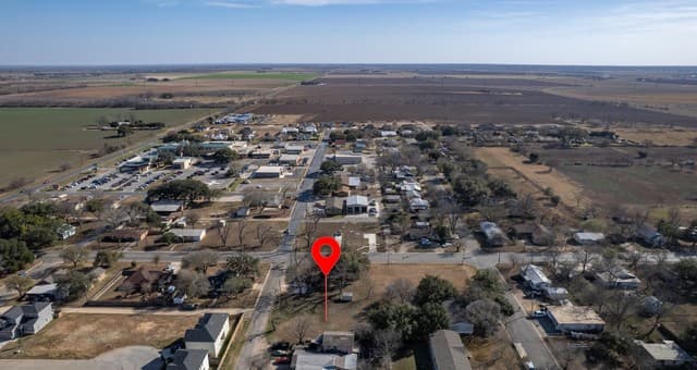 rental at 0 Ave G in Hondo, TX — photo 4