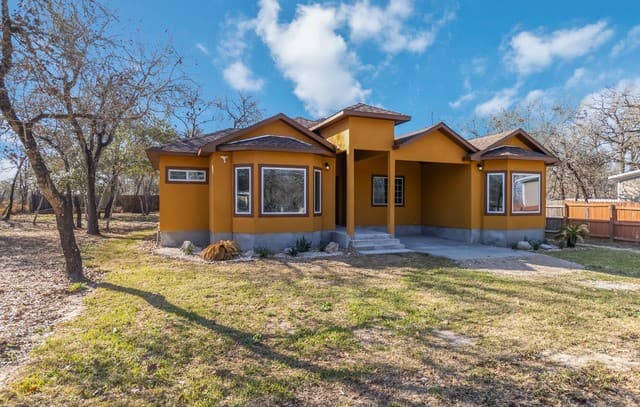 4-bedroom rental at 3938 New Mathis in Elmendorf, TX — photo 1