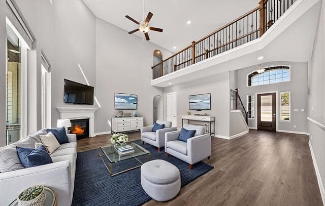 5-bedroom rental at 588 Texas Bend in Castroville, TX — photo 4