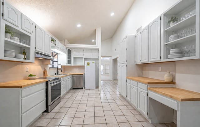 3-bedroom rental at 1211 Alamo in Castroville, TX — photo 4