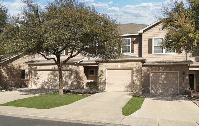3-bedroom rental at 26918 Villa Toscana in San Antonio, TX — photo 1