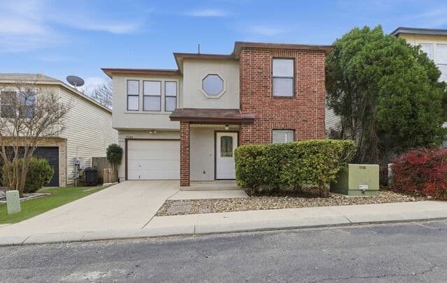 3-bedroom rental at 5506 Kenton Bluff in San Antonio, TX — photo 2