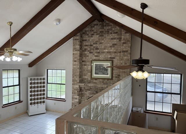 3-bedroom rental at 7285 Us Highway 87 in China Grove, TX — photo 2