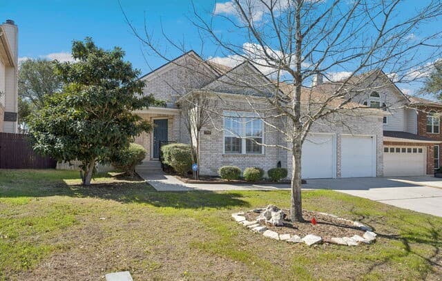 3-bedroom rental at 626 Rexton in San Antonio, TX — photo 2
