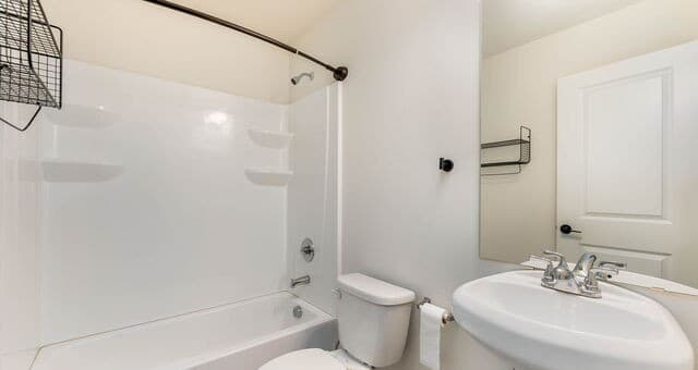 3-bedroom rental at 225 Virginia in Pleasanton, TX — photo 3