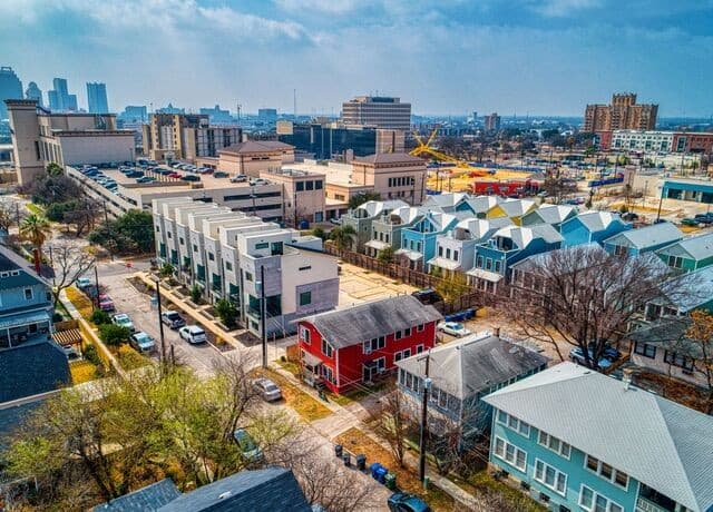 rental at 215 AND 219 Paschal St in San Antonio, TX — photo 2