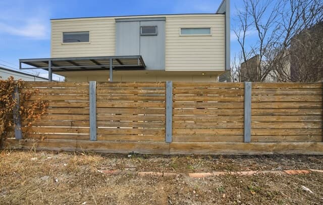 1-bedroom rental at 716 N Cherry in San Antonio, TX — photo 2