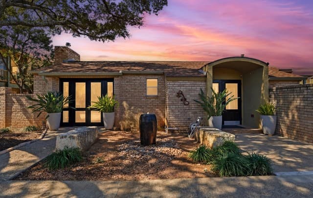 3-bedroom rental at 3678 Hidden Dr Unit 902 in San Antonio, TX — photo 1