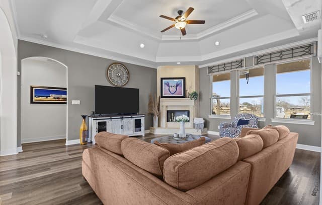 4-bedroom rental at 109 Colibro Creek in La Vernia, TX — photo 5
