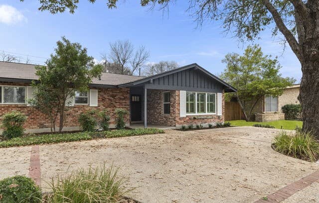 3-bedroom rental at 2126 E Lawndale Dr. in San Antonio, TX — photo 4