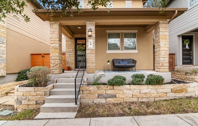 3-bedroom rental at 206 Ridgecrest Dr. Unit 4 in San Antonio, TX — photo 2