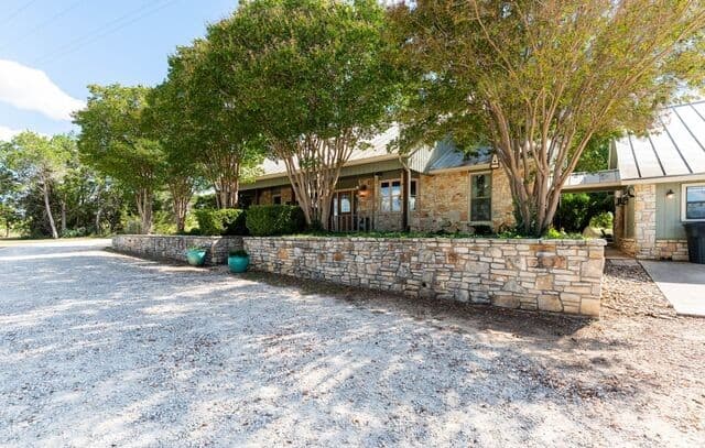 4-bedroom rental at 43 High Street in Comfort, TX — photo 2