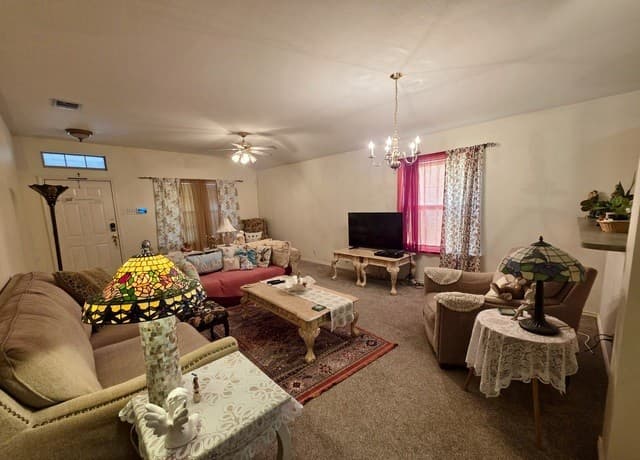 3-bedroom rental at 5231 Canary in San Antonio, TX — photo 2