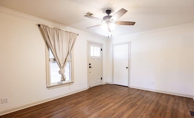 2-bedroom rental at 149 Carroll in Poth, TX — photo 3