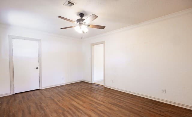 2-bedroom rental at 149 Carroll in Poth, TX — photo 4