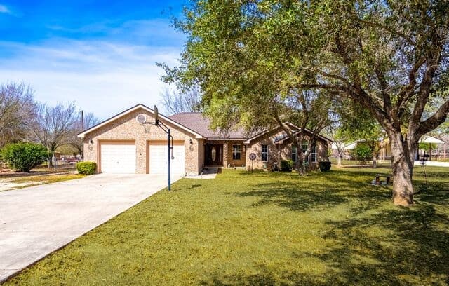 4-bedroom home for sale at 248 Hunters Dawn Dr in La Vernia TX