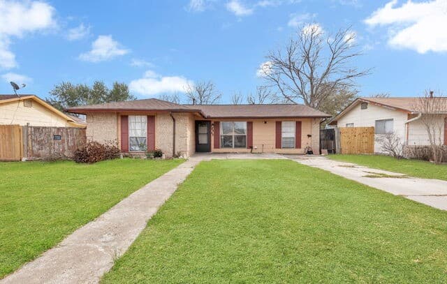3-bedroom rental at 5858 Castle Hunt in San Antonio, TX — photo 1