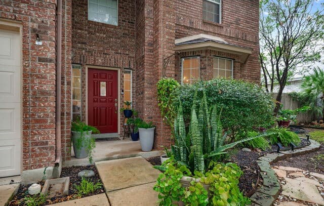 3-bedroom rental at 16323 Rangerider in San Antonio, TX — photo 4