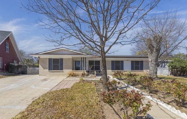3-bedroom rental at 619 Northtrail in San Antonio, TX — photo 2