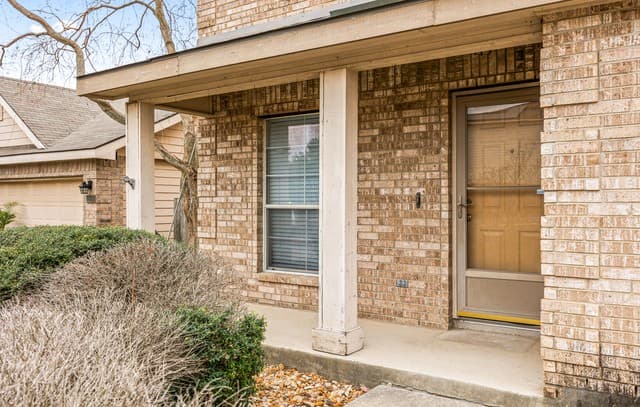 Home for sale at 10111 Sparrow Way in Universal City, TX — photo 3