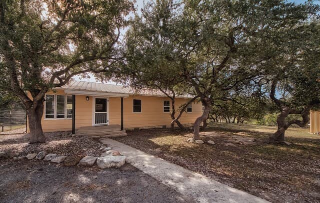 4-bedroom rental at 3909 McCall Creek in Blanco, TX — photo 3