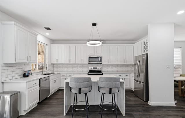 4-bedroom rental at 52 Greens Shade in San Antonio, TX — photo 5