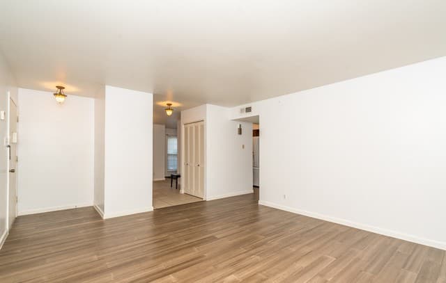 3-bedroom rental at 8702 Village Unit 106 in San Antonio, TX — photo 4