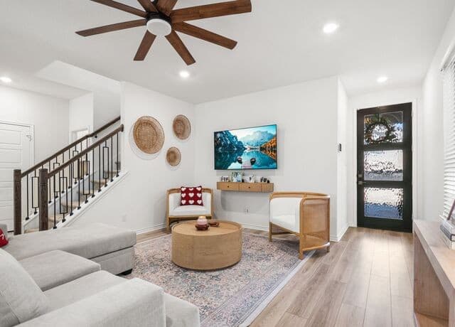 3-bedroom rental at 14839 Vance Jackson #303 Unit UNIT 303 in San Antonio, TX — photo 2
