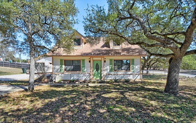 3-bedroom rental at 1009 Tanglewood in Spring Branch, TX — photo 1