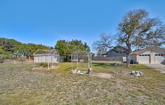 3-bedroom rental at 1009 Tanglewood in Spring Branch, TX — photo 4