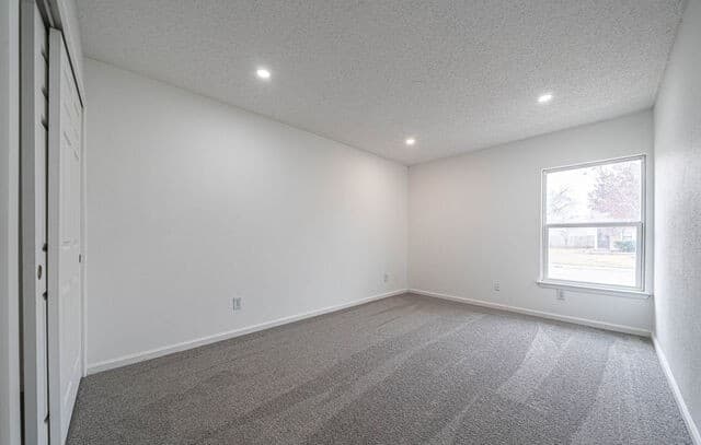 4-bedroom rental at 9131 Valley Ridge in San Antonio, TX — photo 5