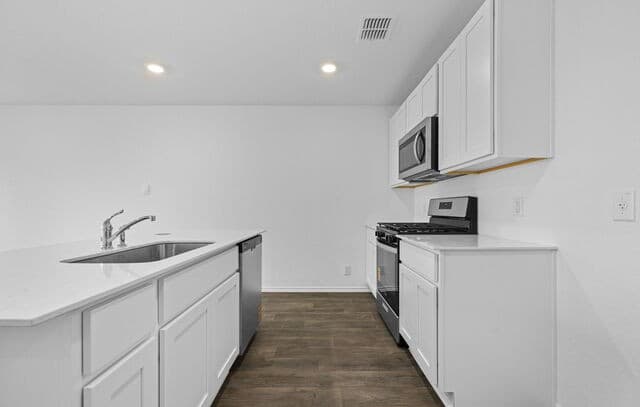 2-bedroom rental at 5907 Cinnabar Corner in San Antonio, TX — photo 3