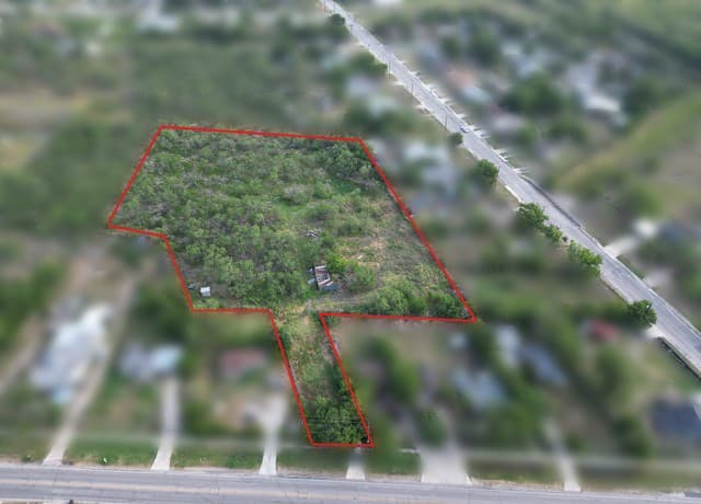 rental at 835 Gillette Blvd in San Antonio, TX — photo 3