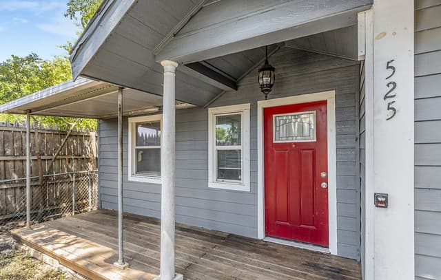 2-bedroom rental at 525-527 McKinley in San Antonio, TX — photo 4